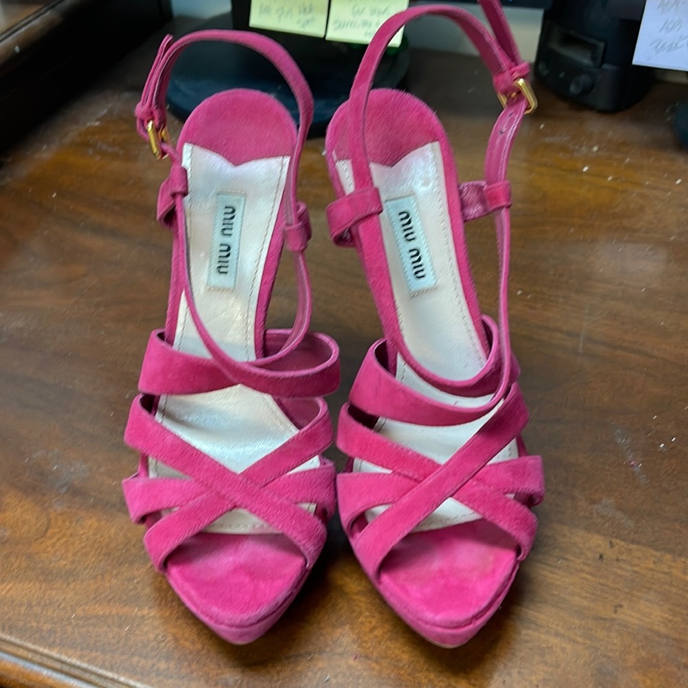 Women’s Miu Miu Pink Suede Platform Sandals Heels size 37.5